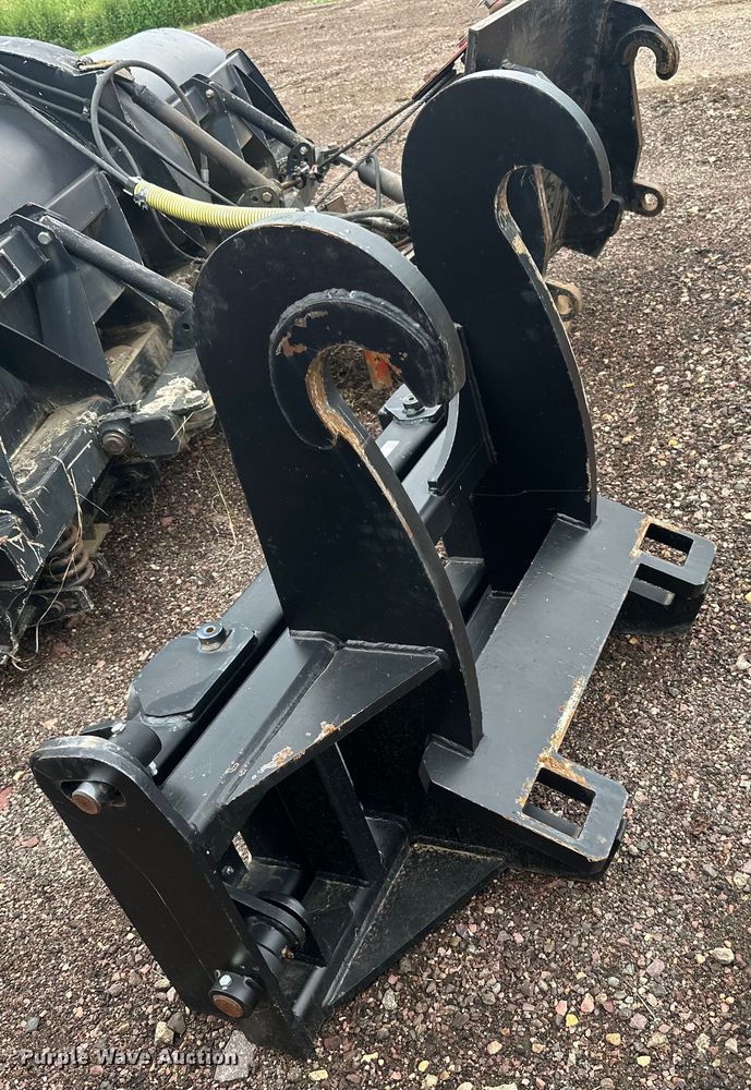 image for item LR9437 Caterpillar  quick coupler