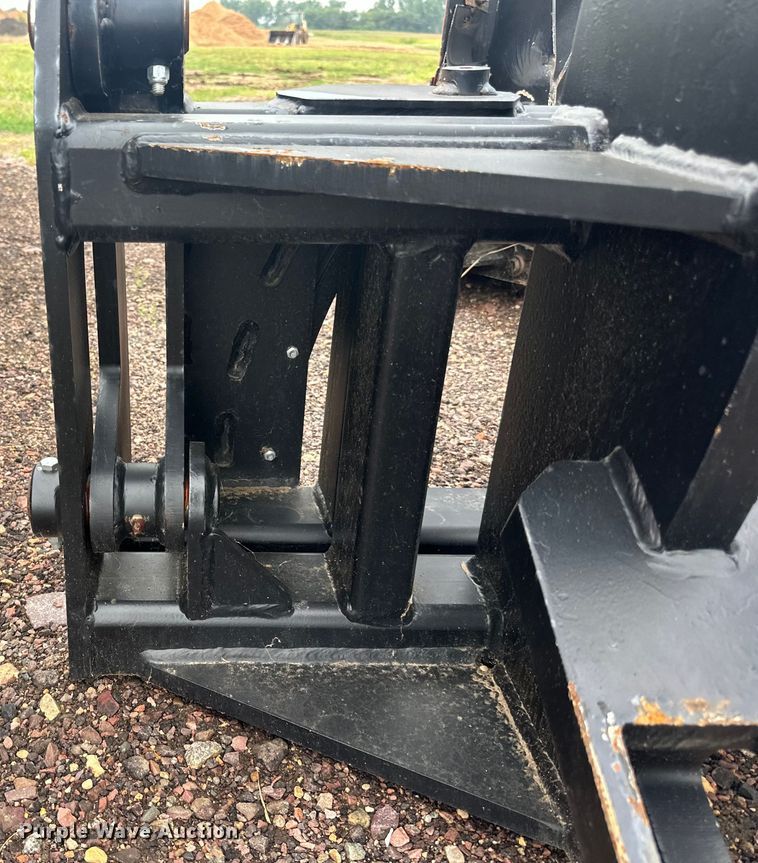 image for item LR9437 Caterpillar  quick coupler