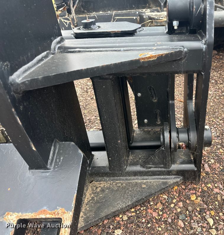 image for item LR9437 Caterpillar  quick coupler