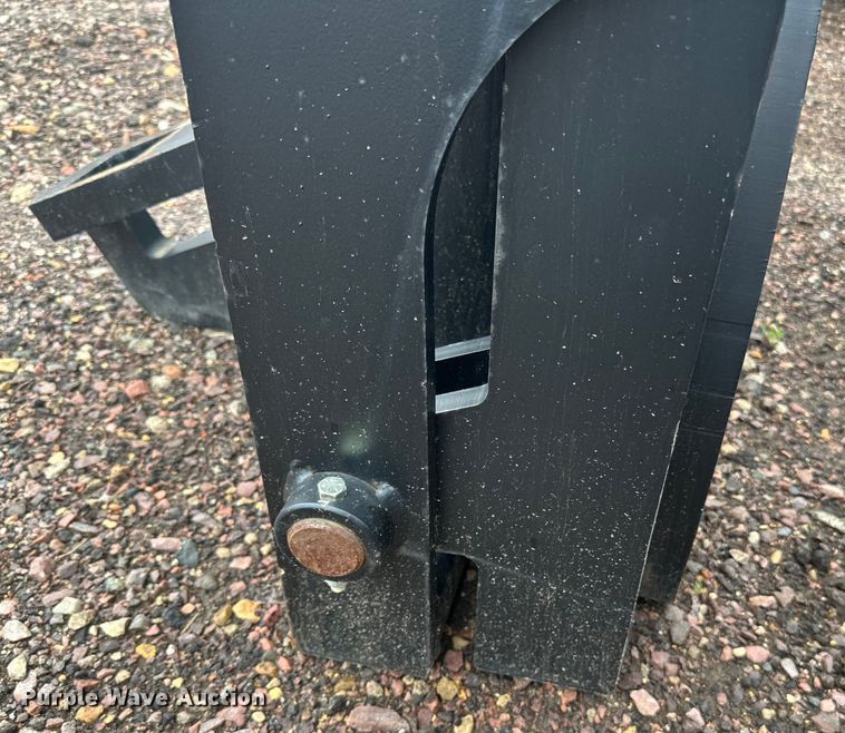 image for item LR9437 Caterpillar  quick coupler