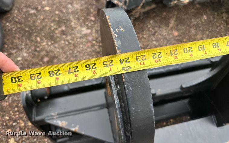 image for item LR9437 Caterpillar  quick coupler