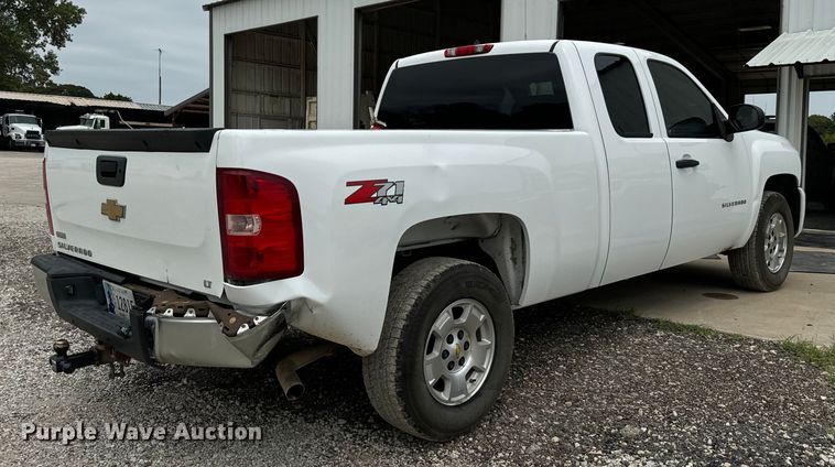 image for item NQ9758 2010 Chevrolet  Silverado 1500 Ext. Cab pickup truck