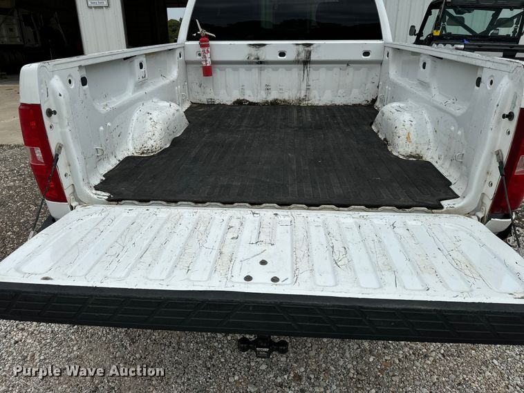 image for item NQ9758 2010 Chevrolet  Silverado 1500 Ext. Cab pickup truck