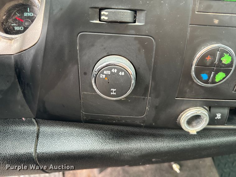 image for item NQ9758 2010 Chevrolet  Silverado 1500 Ext. Cab pickup truck