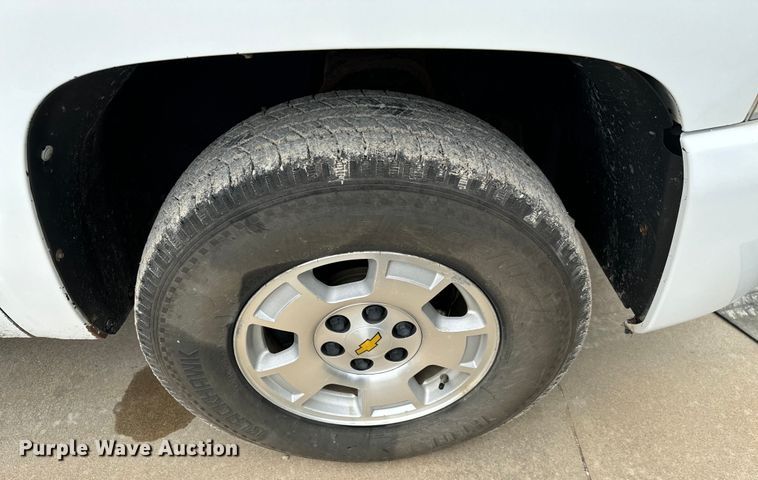 image for item NQ9758 2010 Chevrolet  Silverado 1500 Ext. Cab pickup truck