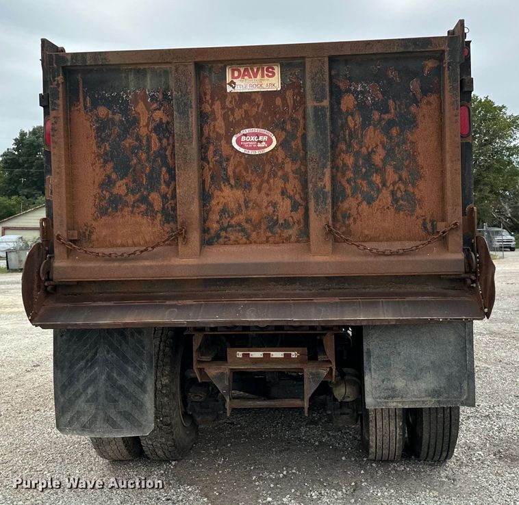 image for item NQ9759 2005 Mack CV713 dump truck