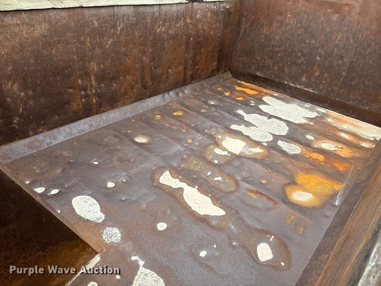 image for item NQ9759 2005 Mack CV713 dump truck