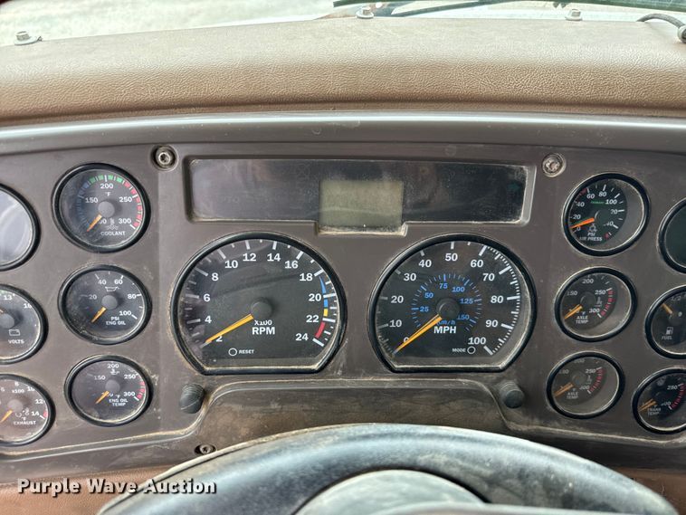 image for item NQ9759 2005 Mack CV713 dump truck