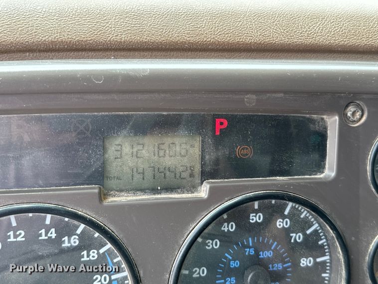 image for item NQ9759 2005 Mack CV713 dump truck