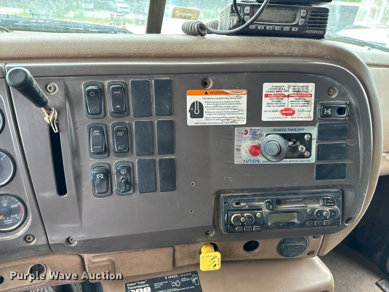 image for item NQ9759 2005 Mack CV713 dump truck