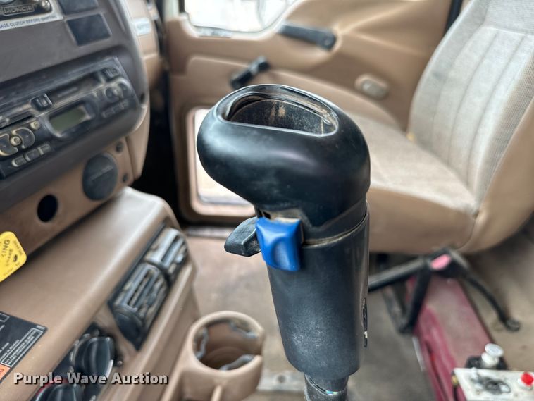 image for item NQ9759 2005 Mack CV713 dump truck