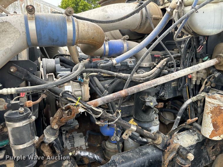 image for item NQ9759 2005 Mack CV713 dump truck