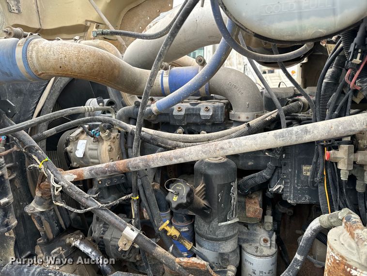 image for item NQ9759 2005 Mack CV713 dump truck