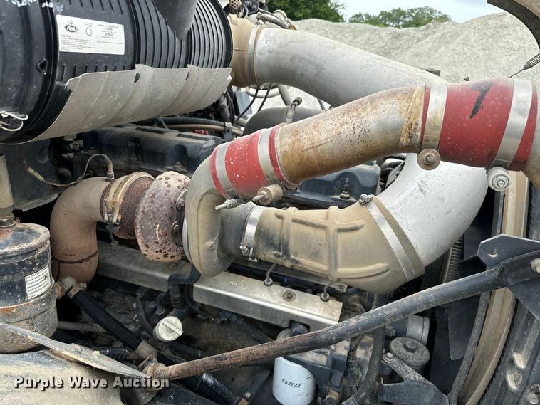 image for item NQ9759 2005 Mack CV713 dump truck