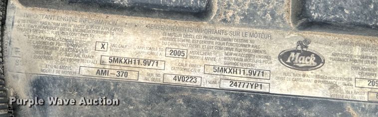 image for item NQ9759 2005 Mack CV713 dump truck