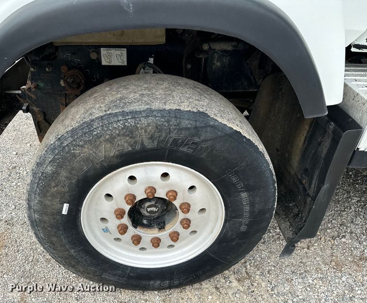 image for item NQ9759 2005 Mack CV713 dump truck