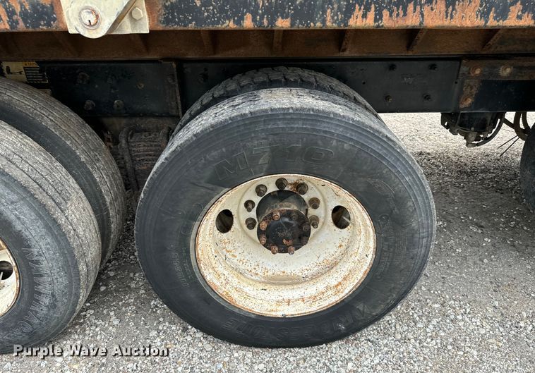 image for item NQ9759 2005 Mack CV713 dump truck