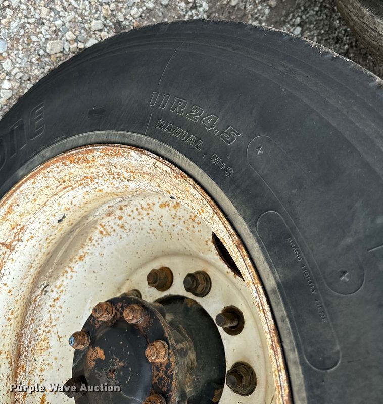 image for item NQ9759 2005 Mack CV713 dump truck