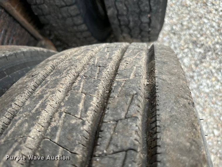 image for item NQ9759 2005 Mack CV713 dump truck