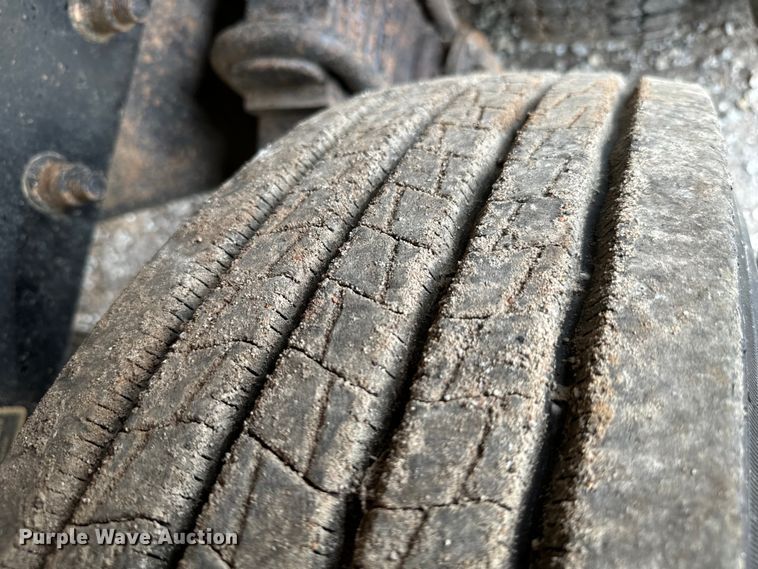 image for item NQ9759 2005 Mack CV713 dump truck