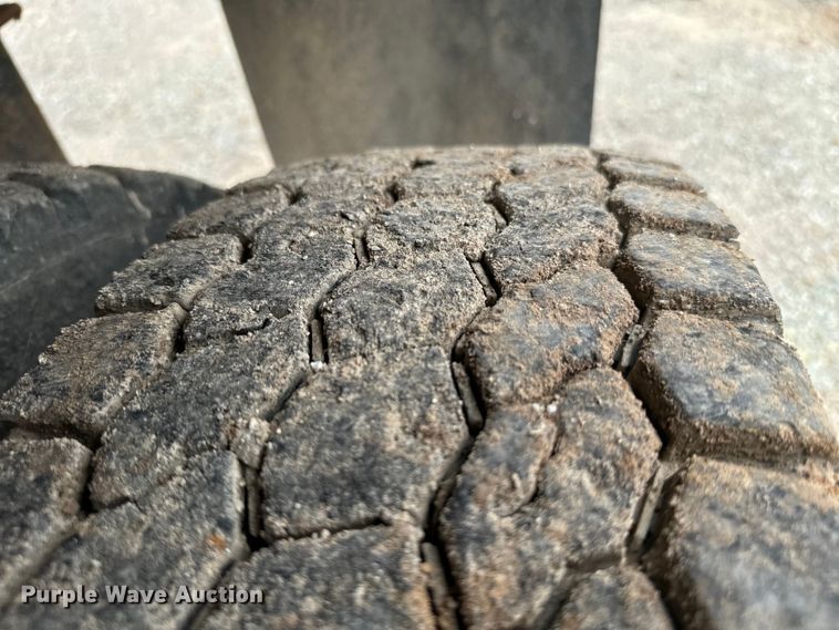 image for item NQ9759 2005 Mack CV713 dump truck