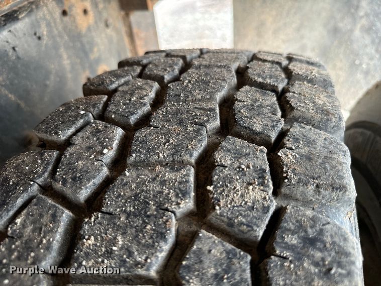 image for item NQ9759 2005 Mack CV713 dump truck