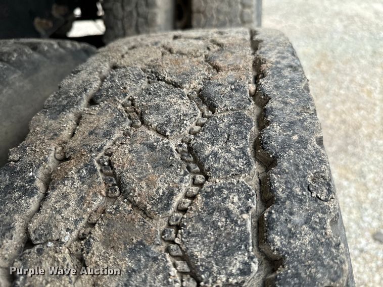 image for item NQ9759 2005 Mack CV713 dump truck