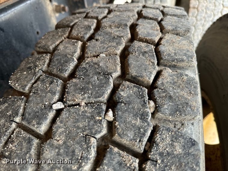 image for item NQ9759 2005 Mack CV713 dump truck