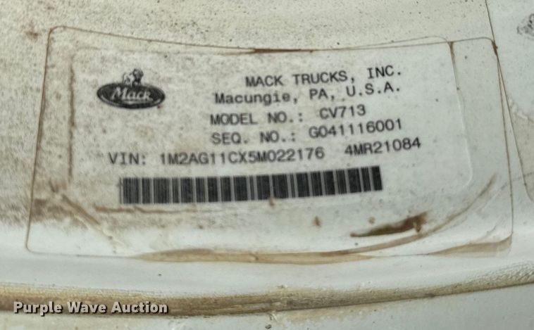 image for item NQ9759 2005 Mack CV713 dump truck
