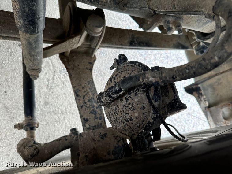 image for item NQ9760 2007 Mack CHN613 semi truck