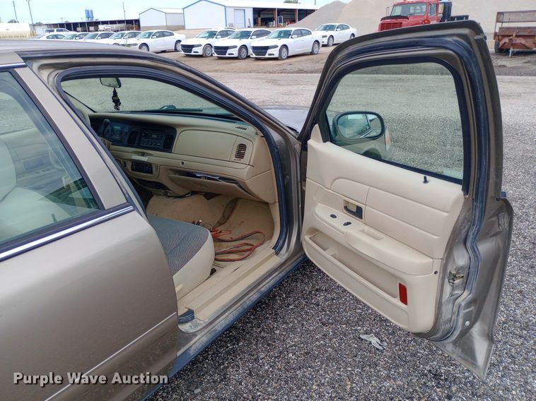 image for item NY9457 2006 Ford Crown Victoria Police Interceptor 