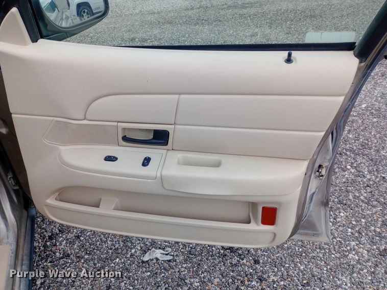 image for item NY9457 2006 Ford Crown Victoria Police Interceptor 