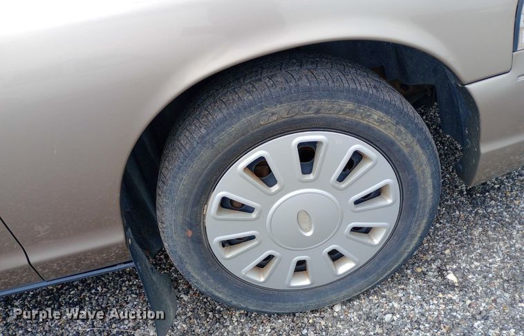 image for item NY9457 2006 Ford Crown Victoria Police Interceptor 