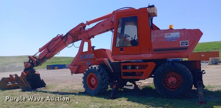 image for item NY9474 Badger Cruz-Air 1085C wheeled excavator