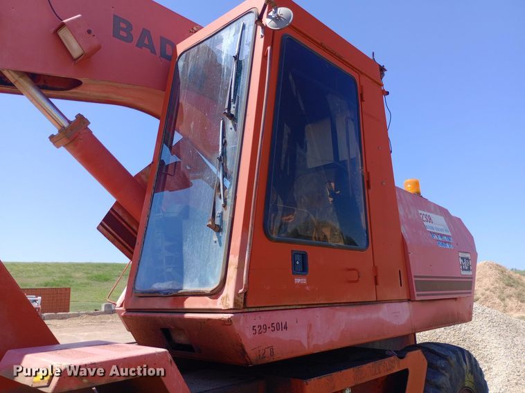 image for item NY9474 Badger Cruz-Air 1085C wheeled excavator
