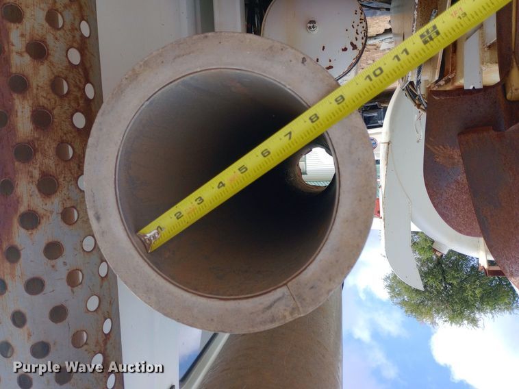 image for item NY9509 1985 International F1954 vacuum truck