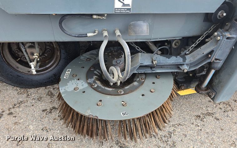 image for item OD9717 2017 Global M3 street sweeper