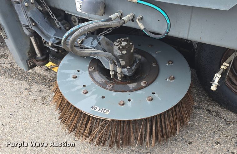 image for item OD9717 2017 Global M3 street sweeper