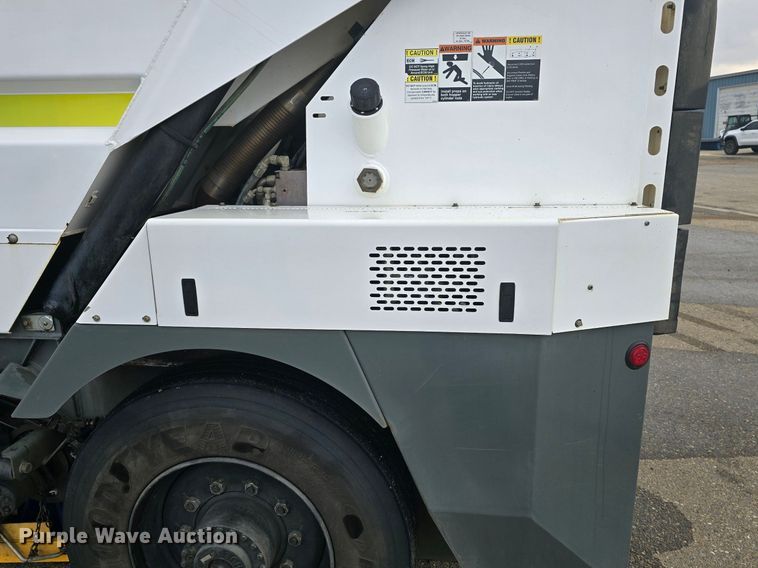 image for item OD9717 2017 Global M3 street sweeper