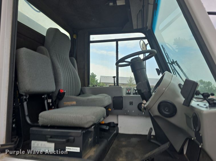 image for item OD9717 2017 Global M3 street sweeper