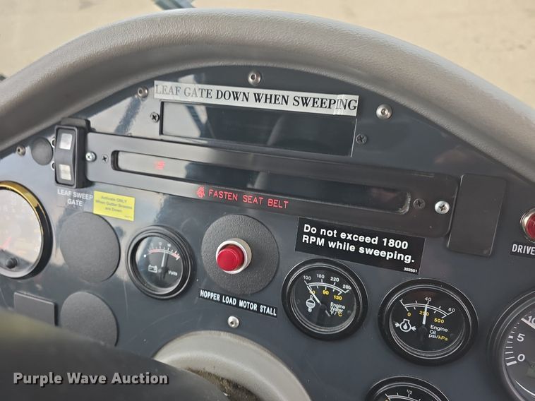 image for item OD9717 2017 Global M3 street sweeper