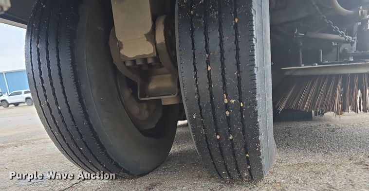 image for item OD9717 2017 Global M3 street sweeper