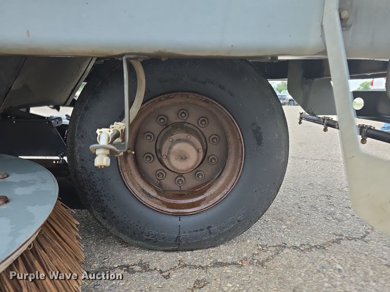 image for item OD9717 2017 Global M3 street sweeper