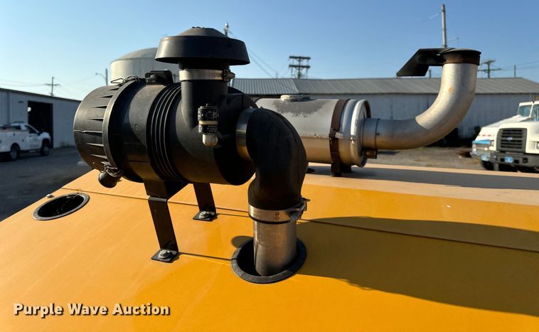 image for item OF9974 2009 O'Brien 7040-SC sewer jetter trailer