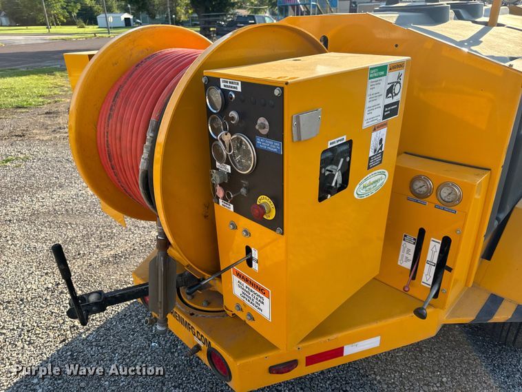 image for item OF9974 2009 O'Brien 7040-SC sewer jetter trailer