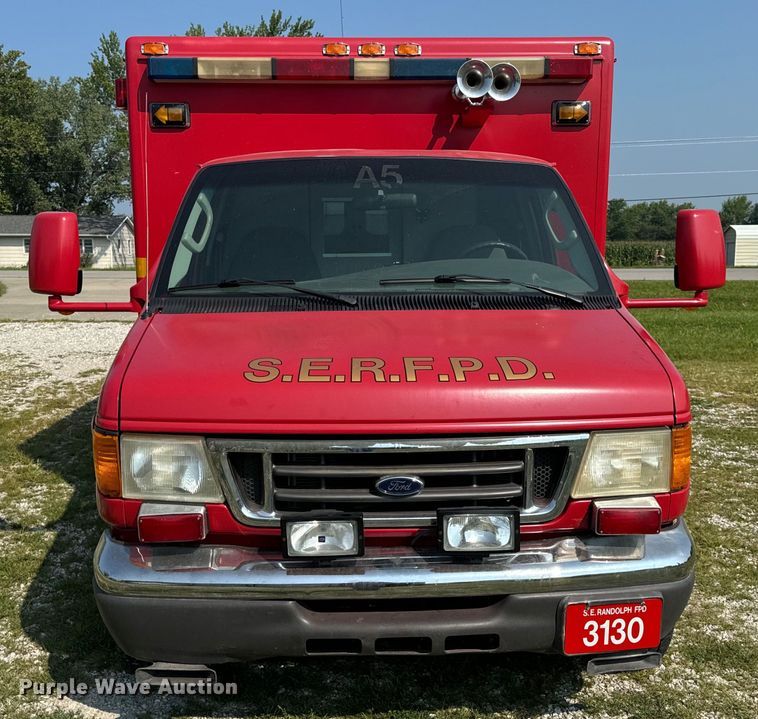 image for item OF9985 2006 Ford  E450 Super Duty ambulance