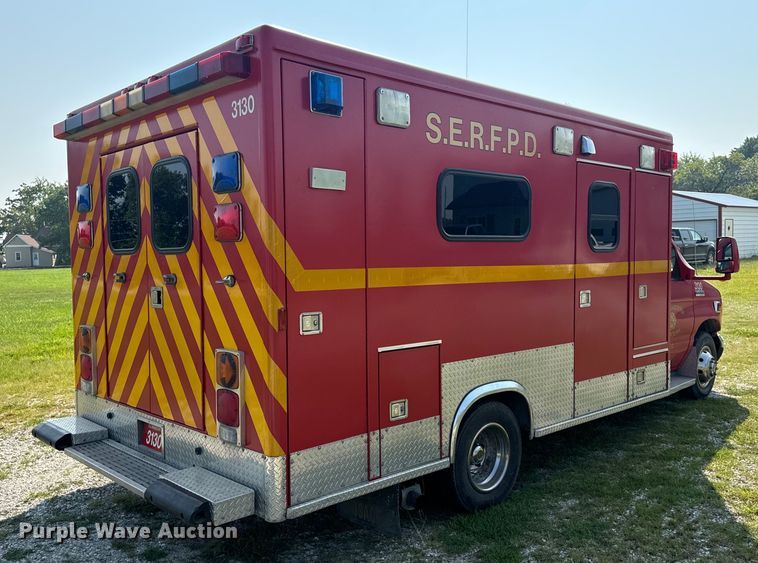 image for item OF9985 2006 Ford  E450 Super Duty ambulance