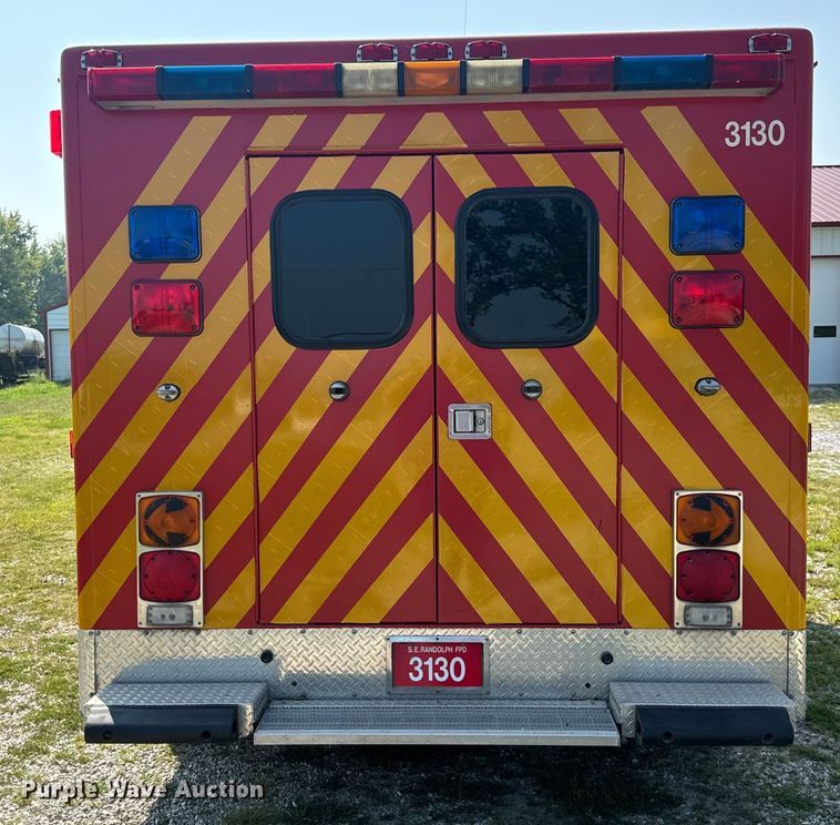 image for item OF9985 2006 Ford  E450 Super Duty ambulance