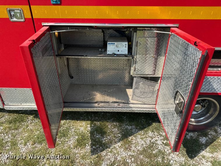 image for item OF9985 2006 Ford  E450 Super Duty ambulance