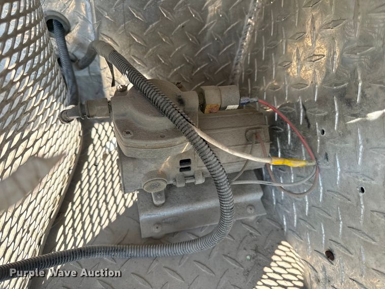 image for item OF9985 2006 Ford  E450 Super Duty ambulance